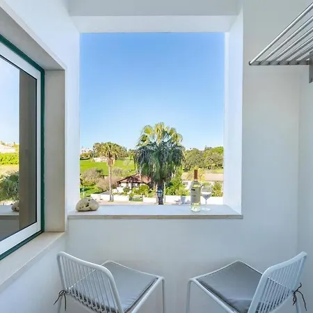 Comfortable + Pool Few Steps From Alvor
